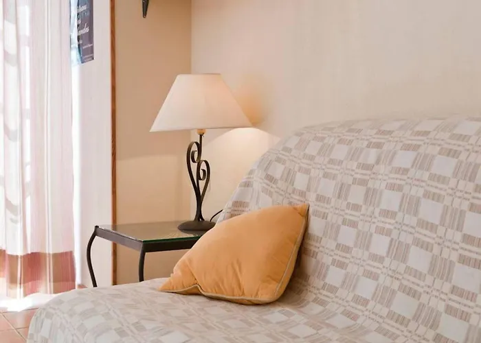 Geraeumiges Haus - Glueck In Unserem Pre By Interhome