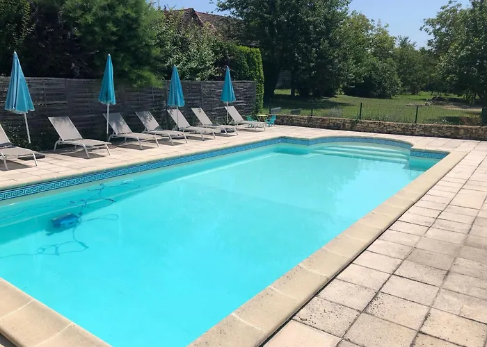 Geraeumiges Haus - Glueck In Unserem Pre By Interhome *